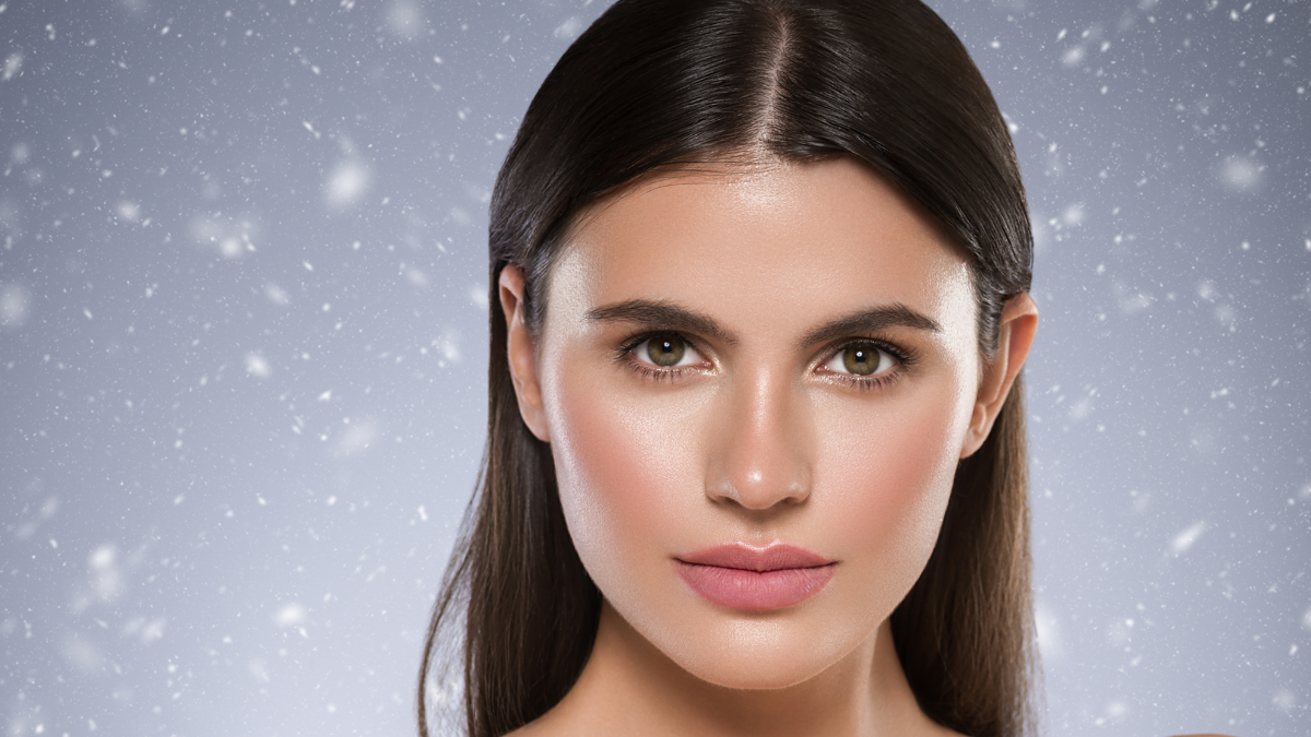 glassy and dewy skin Christmas makeup look glassy and dewy skin Christmas makeup look